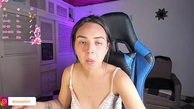 Miss Nicole online show from January 9, 1:18 am