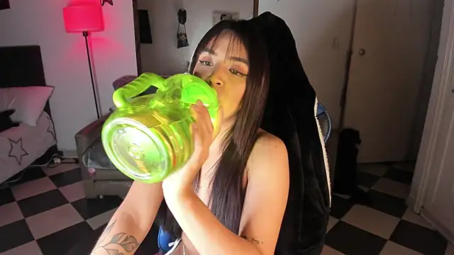 Miss Nicole online show from March 8, 5:49 am