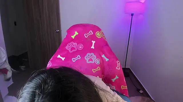 Miss Nicole online show from November 30, 7:07 pm