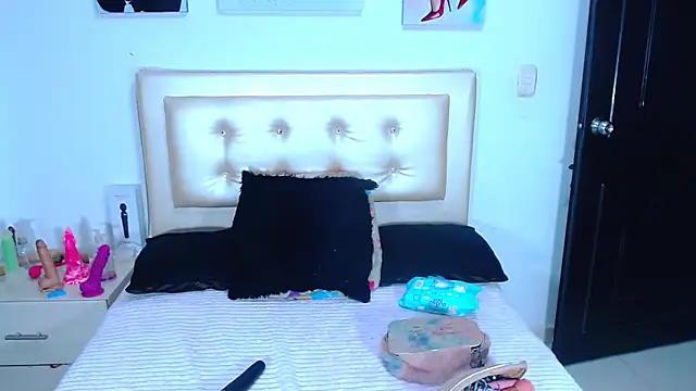 Snapshot of Jenng18 chatting on January 1, 3:34 am Jenng18 online show from January 1, 3:34 am