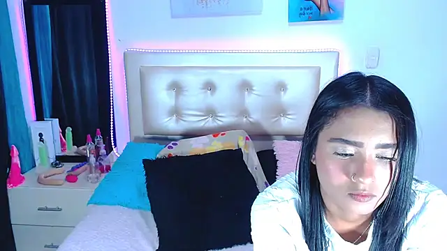 Snapshot of Jenng18 chatting on February 12, 7:02 am Jenng18 online show from February 12, 7:02 am