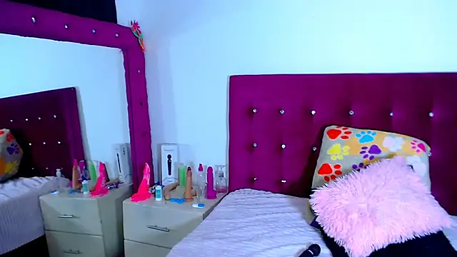 Snapshot of Jenng18 chatting on September 23, 10:24 pm Jenng18 online show from September 23, 10:24 pm