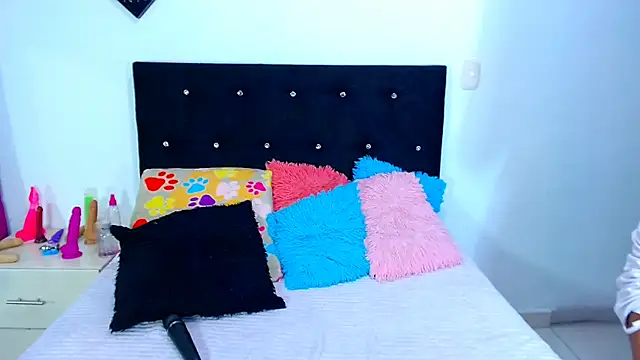 Snapshot of Jenng18 chatting on November 30, 5:00 am Jenng18 online show from November 30, 5:00 am