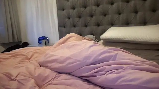 Bustyblondebabe32 online show from October 23, 6:56 am