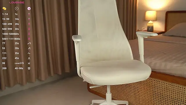 Snapshot of Vivian_cb chatting on February 27, 11:31 am Vivian cb online show from February 27, 11:31 am