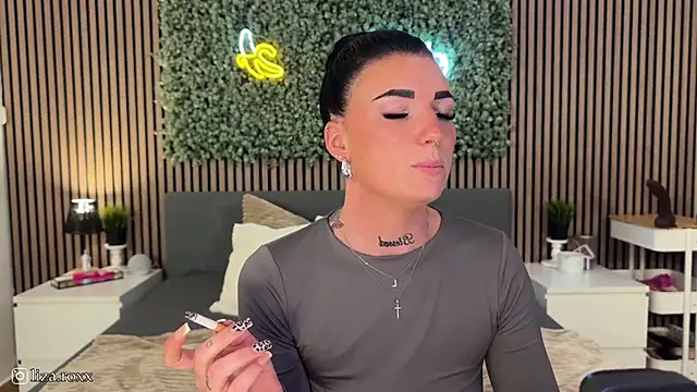 Snapshot of LizaRoxx chatting on October 13, 6:52 pm LizaRoxx online show from October 13, 6:52 pm