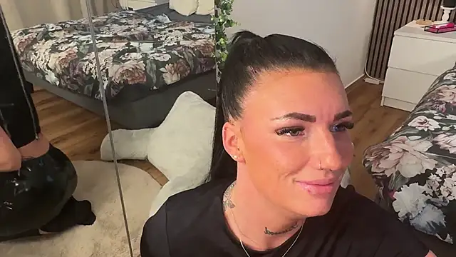 Snapshot of LizaRoxx chatting on November 12, 9:36 pm LizaRoxx online show from November 12, 9:36 pm