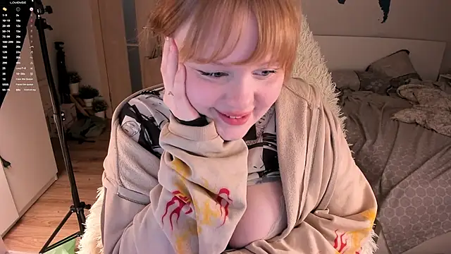 Snapshot of LisaLaas chatting on December 10, 4:49 pm LisaLaas online show from December 10, 4:49 pm