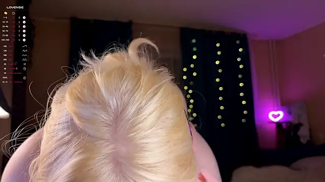 Snapshot of LisaLaas chatting on September 18, 9:39 pm LisaLaas online show from September 18, 9:39 pm