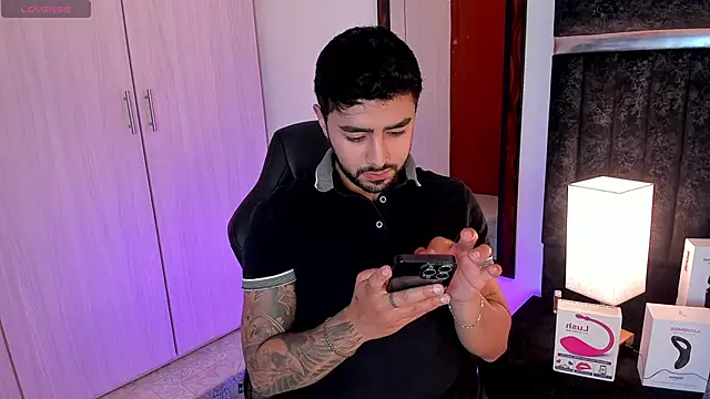 ItsMeEros online show from January 28, 8:47 pm