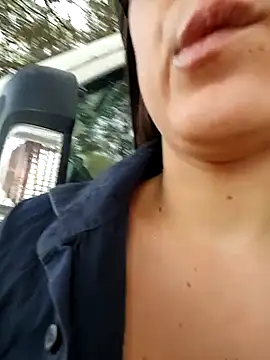 Snapshot of dolcehelena993 chatting on September 28, 9:25 am dolcehelena993 online show from September 28, 9:25 am