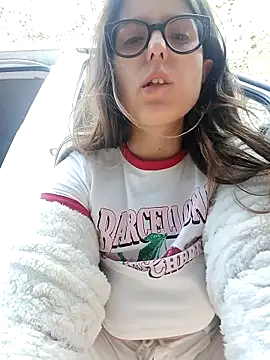 Snapshot of dolcehelena993 chatting on November 7, 9:53 am dolcehelena993 online show from November 7, 9:53 am