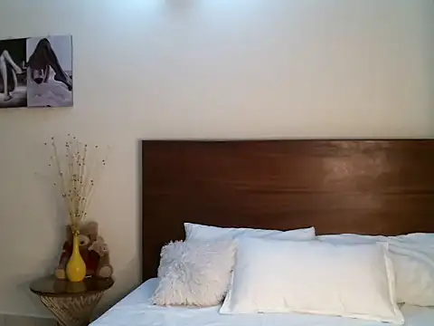 Snapshot of pay_tience chatting on February 14, 10:59 am pay tience online show from February 14, 10:59 am