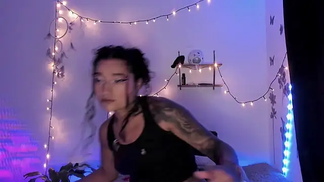 Snapshot of Eva_Lee_ chatting on March 6, 7:25 am Eva Lee online show from March 6, 7:25 am