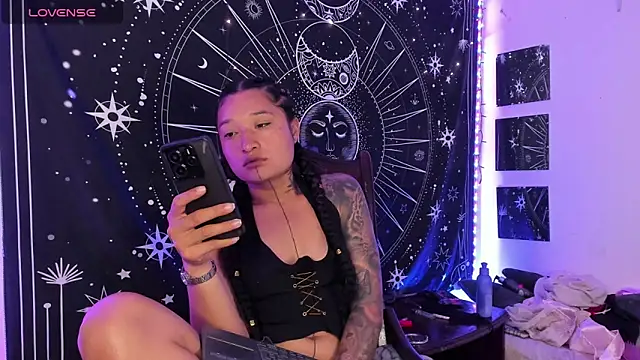 Snapshot of Eva_Lee_ chatting on October 10, 7:40 am Eva Lee online show from October 10, 7:40 am