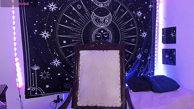 Snapshot of Eva_Lee_ chatting on November 12, 8:04 am Eva Lee online show from November 12, 8:04 am