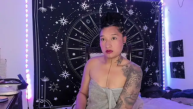 Snapshot of Eva_Lee_ chatting on November 19, 8:58 am Eva Lee online show from November 19, 8:58 am