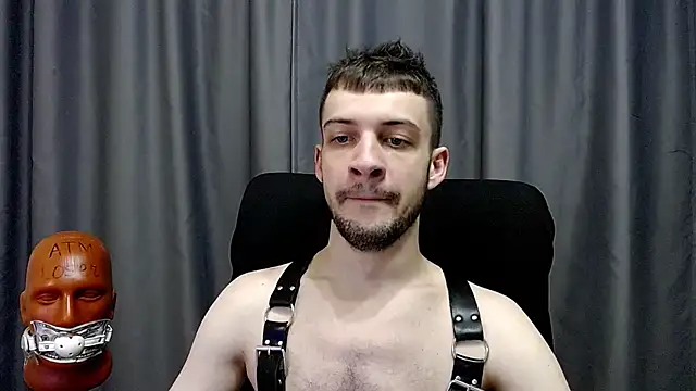 Snapshot of _Damien_thorn_ chatting on December 17, 3:23 am Damien thorn online show from December 17, 3:23 am