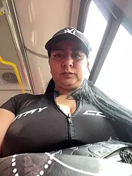 Abril Luv online show from March 1, 7:26 pm