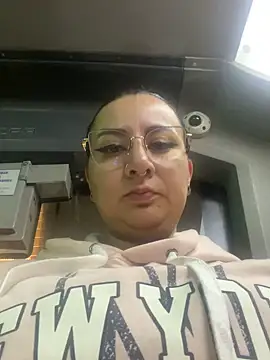 Abril Luv online show from March 4, 1:01 am