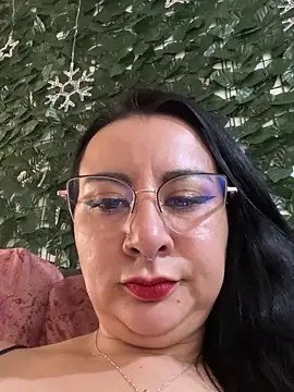 Abril Luv online show from March 11, 3:23 pm