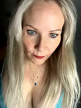 Sexual Lovable Doll online show from October 20, 4:40 pm