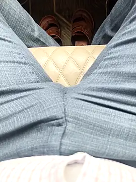 Snapshot of adicma123 chatting on October 6, 5:05 am adicma123 online show from October 6, 5:05 am