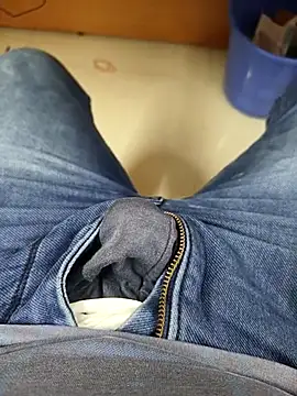 Snapshot of adicma123 chatting on November 1, 10:50 am adicma123 online show from November 1, 10:50 am