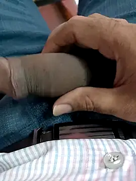 Snapshot of adicma123 chatting on November 10, 9:30 am adicma123 online show from November 10, 9:30 am