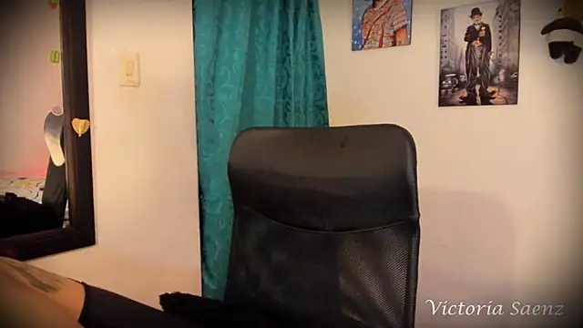 Snapshot of victoriaasaenz_ chatting on March 14, 12:43 am victoriaasaenz online show from March 14, 12:43 am