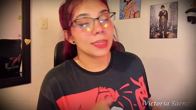 Snapshot of victoriaasaenz_ chatting on March 19, 12:59 am victoriaasaenz online show from March 19, 12:59 am