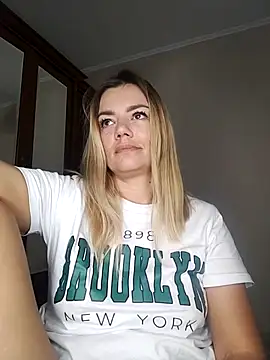 KrissSexi online show from October 6, 2:31 am