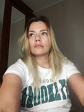 KrissSexi online show from October 18, 8:31 pm