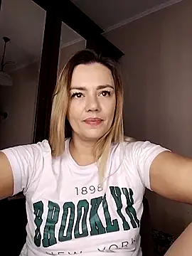 KrissSexi online show from October 24, 4:42 am