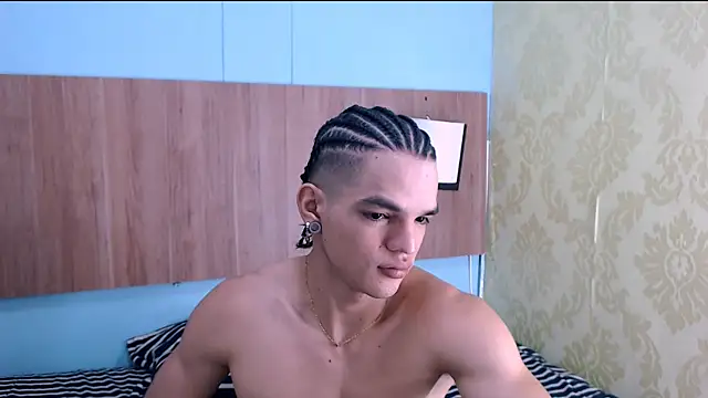 Snapshot of AlbertBernal69 chatting on January 26, 6:17 am AlbertBernal69 online show from January 26, 6:17 am