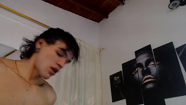 Snapshot of AlbertBernal69 chatting on February 7, 3:01 am AlbertBernal69 online show from February 7, 3:01 am