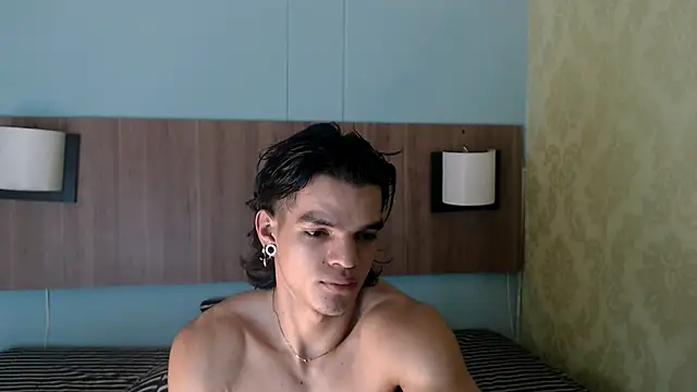Snapshot of AlbertBernal69 chatting on February 20, 9:00 am AlbertBernal69 online show from February 20, 9:00 am