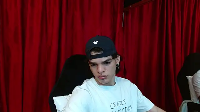 Snapshot of AlbertBernal69 chatting on March 5, 2:25 am AlbertBernal69 online show from March 5, 2:25 am