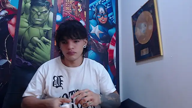 Snapshot of AlbertBernal69 chatting on March 12, 9:34 am AlbertBernal69 online show from March 12, 9:34 am