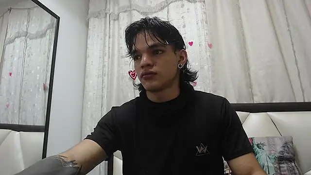 Snapshot of AlbertBernal69 chatting on March 17, 4:08 am AlbertBernal69 online show from March 17, 4:08 am