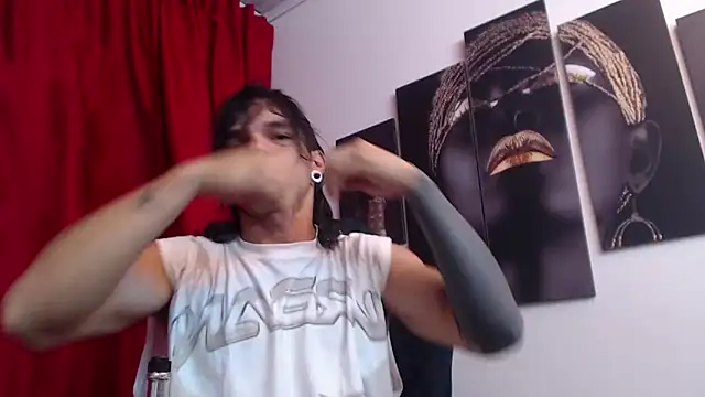 Snapshot of AlbertBernal69 chatting on September 13, 2:22 am AlbertBernal69 online show from September 13, 2:22 am