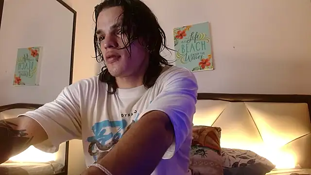 Snapshot of AlbertBernal69 chatting on October 14, 3:51 am AlbertBernal69 online show from October 14, 3:51 am