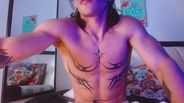 Snapshot of AlbertBernal69 chatting on October 27, 11:52 pm AlbertBernal69 online show from October 27, 11:52 pm