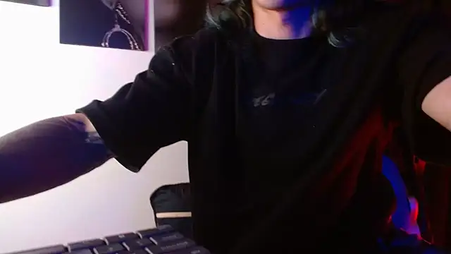 Snapshot of AlbertBernal69 chatting on November 28, 4:26 am AlbertBernal69 online show from November 28, 4:26 am