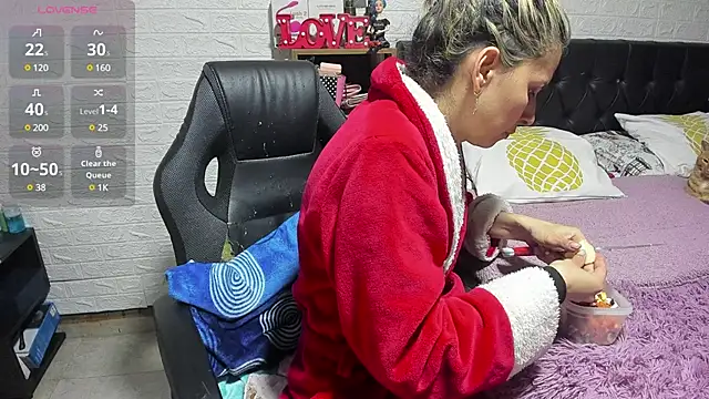 lauren ashlee online show from February 18, 4:59 pm