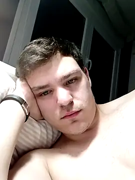 Snapshot of sergigomez chatting on February 24, 10:25 pm sergigomez online show from February 24, 10:25 pm