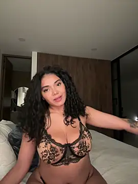 Snapshot of Mariecurl chatting on February 6, 12:43 am Mariecurl online show from February 6, 12:43 am