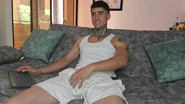 Snapshot of Mark_Kamper chatting on December 15, 7:29 pm Mark Kamper online show from December 15, 7:29 pm