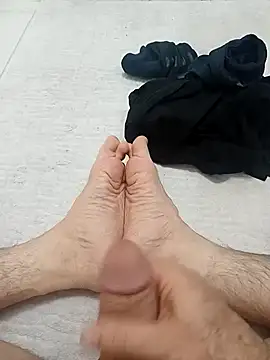 Snapshot of Hardapple01 chatting on December 1, 7:58 pm Hardapple01 online show from December 1, 7:58 pm