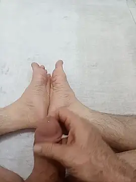 Snapshot of Hardapple01 chatting on December 10, 6:17 pm Hardapple01 online show from December 10, 6:17 pm